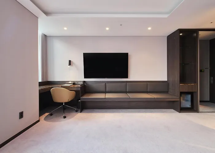 Stanford Myeongdong Hotel 3*