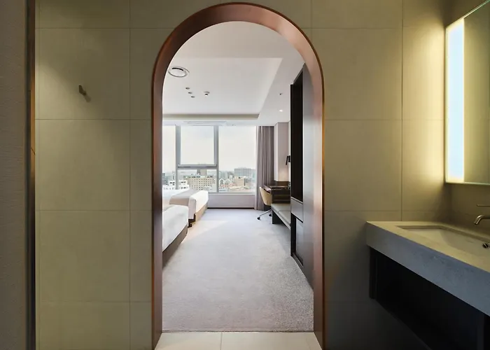 Stanford Myeongdong Hotel 3*